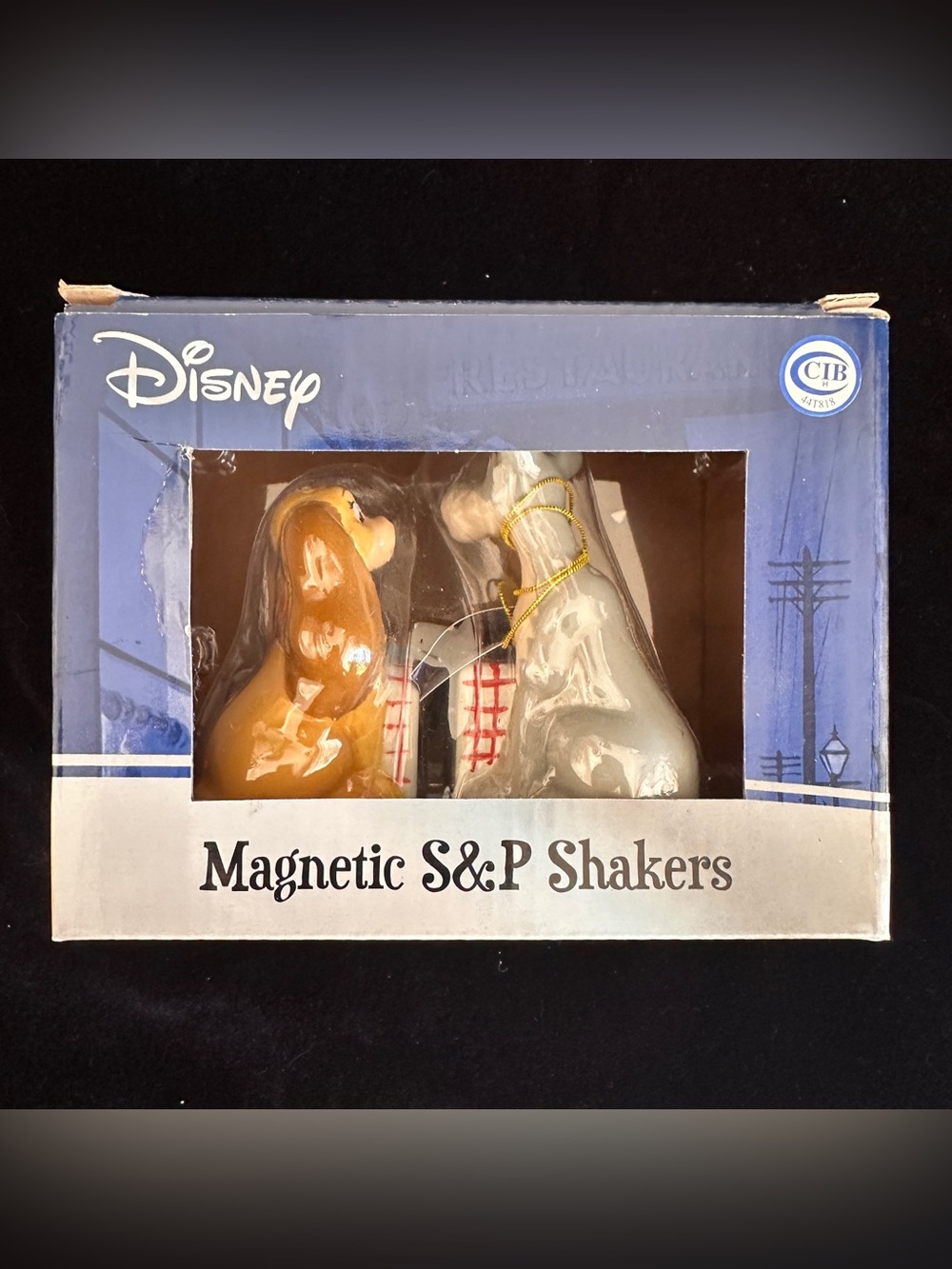 Disney Lady and the Tramp salt and pepper shaker set